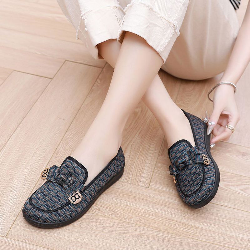 Size 38-41 women's cloth shoes girls soft-bottom flats mother's fashion single shoes ladies casual sports shoes students loafers green shoes