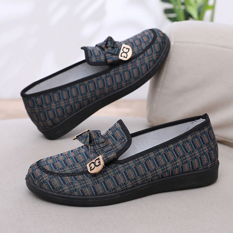 Size 38-41 women's cloth shoes girls soft-bottom flats mother's fashion single shoes ladies casual sports shoes students loafers green shoes