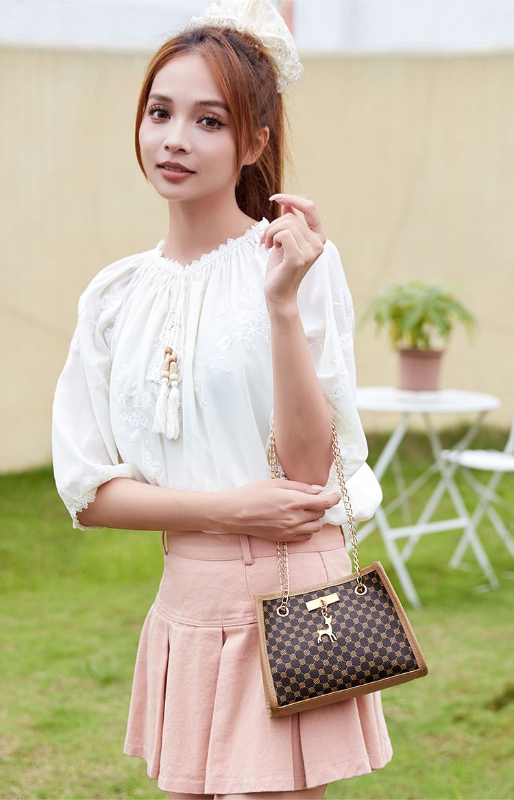 Deer pendant decorative chain crossbody bag Fashion casual new diamond lattice embroidered ladies single shoulder bucket bag