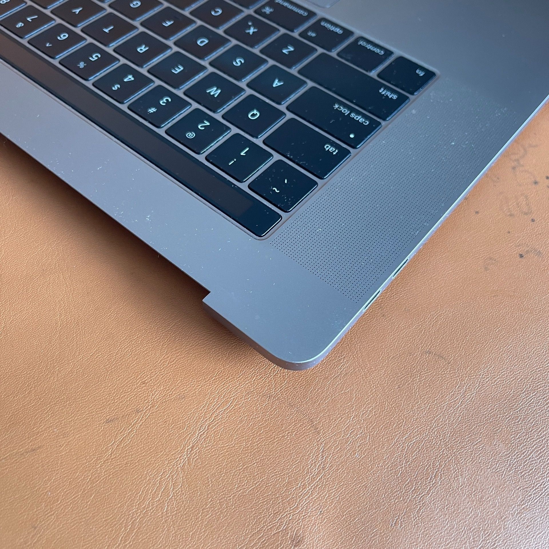 Refurbished Apple MacBook Pro 15" Touch Bar 512GB SSD 16GB i7 Ventura Space Gray HEADLESS without screen display