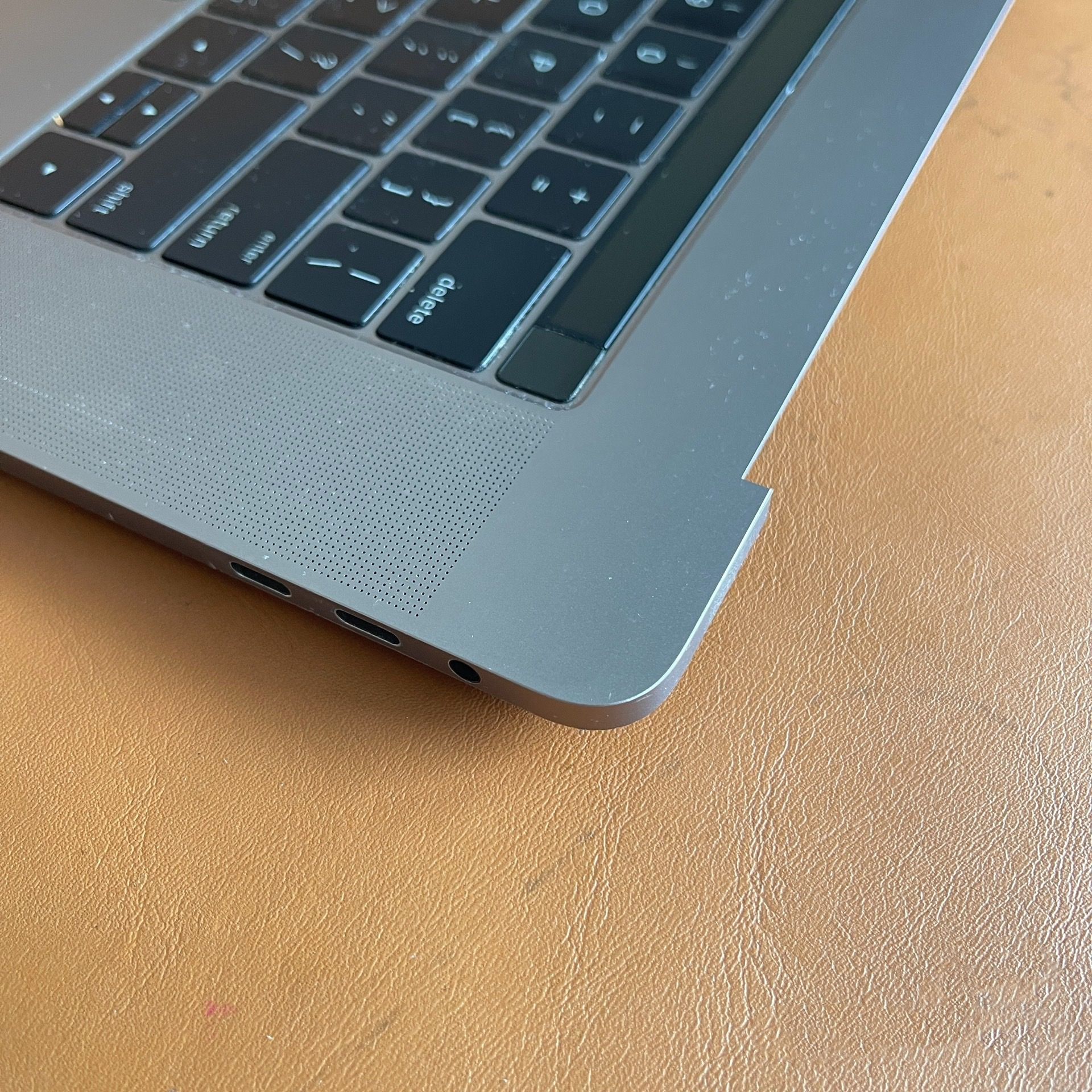 Refurbished Apple MacBook Pro 15" Touch Bar 512GB SSD 16GB i7 Ventura Space Gray HEADLESS without screen display