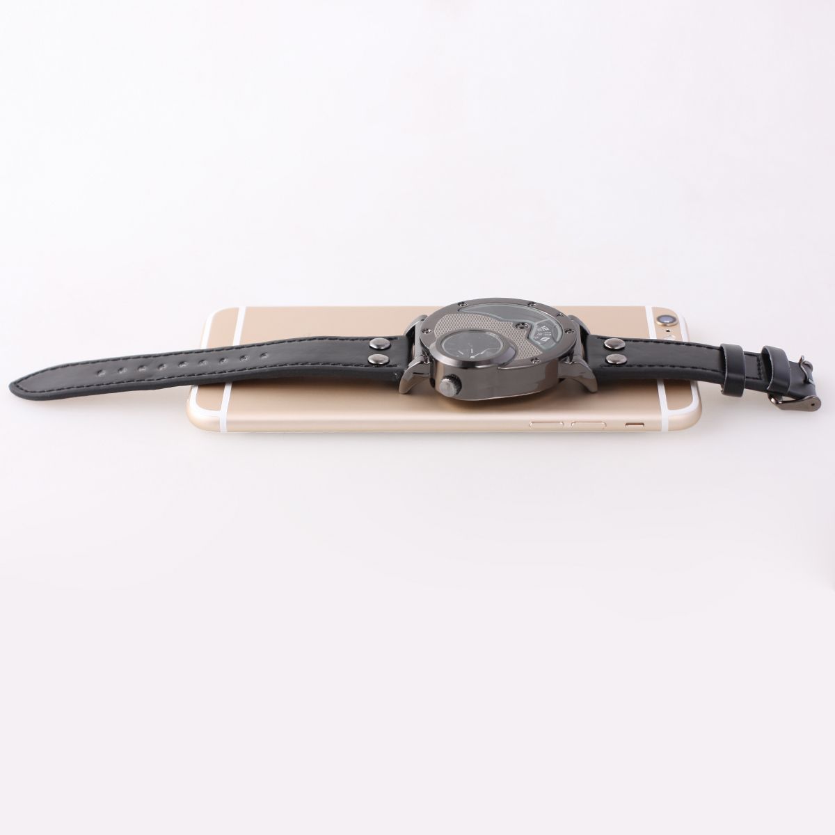 Oulm Designer Brand Luxury Watches For Men Dual Time Quartz Watch Casual Man Leather Watch Sport Male Clock relogio masculino