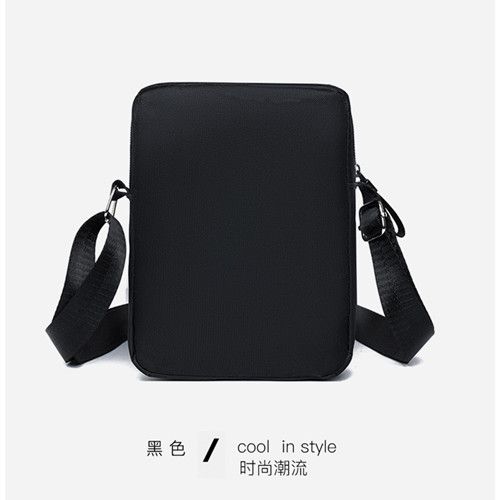 Mini Nylon Shoulder Bag Men Solid Color Crossbody Bag Casual and Fashionable Retro Bag Business Crossbody Bags for Men Hand Bag