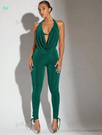 Women's Tight Fitting Black Two-Piece Set With Flared Neckline Jummies