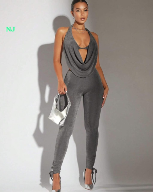 Women's Tight Fitting Black Two-Piece Set With Flared Neckline Jummies