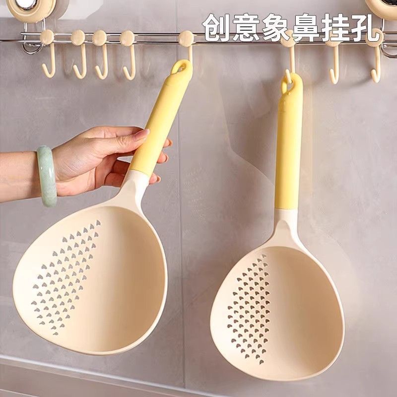 2-in-1 Kitchen Colander Filter Spoon - Long Handle Plastic Utensil, Large Surface & Easy to Clean, Ideal for Hot Pot, Noodle Soup & More