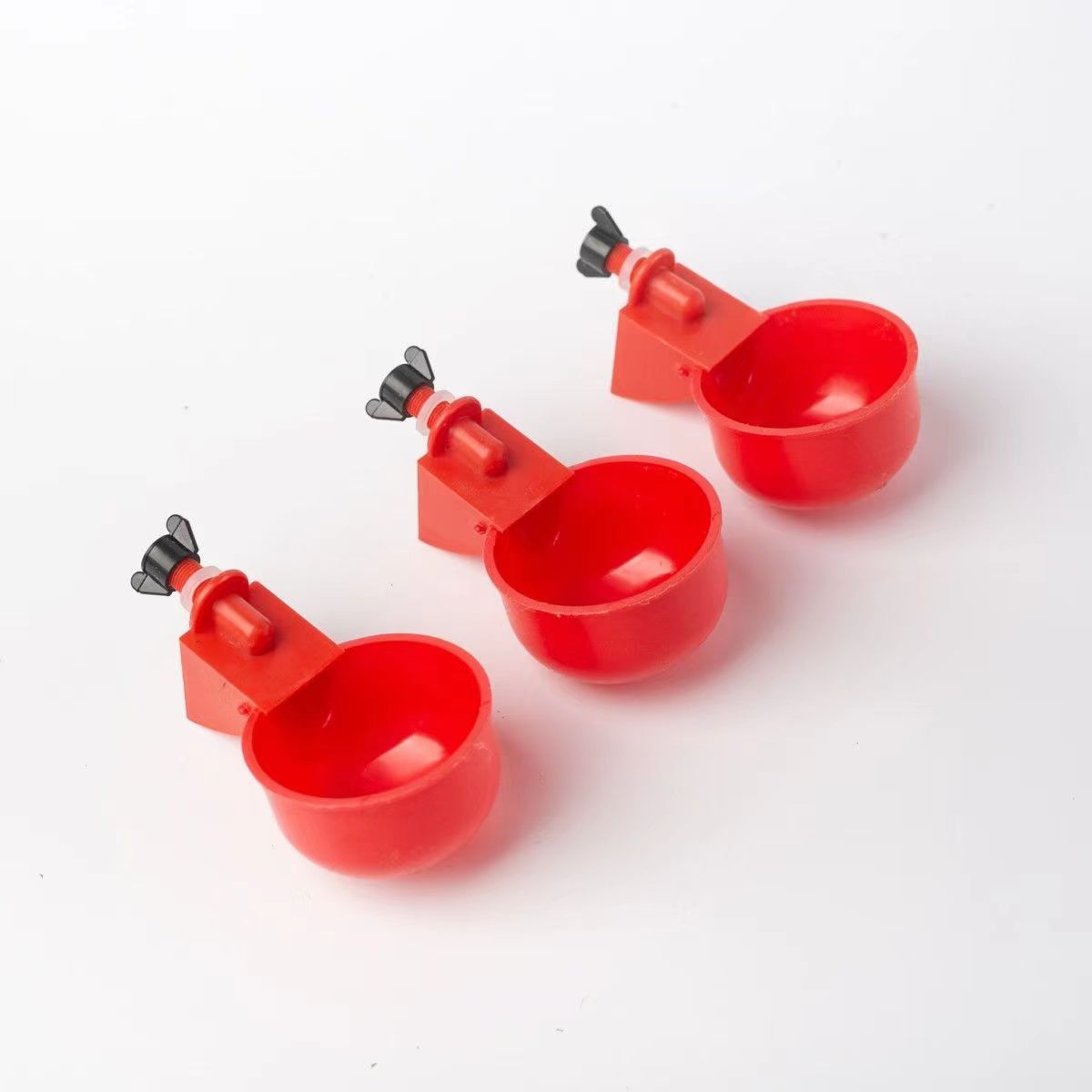 Automatic Poultry Drinking Bowl, Chicken Waterer, Chicken Drinking Cup & Connected Chicken Waterer – Essential Poultry Watering Equipment for Chicken Farming