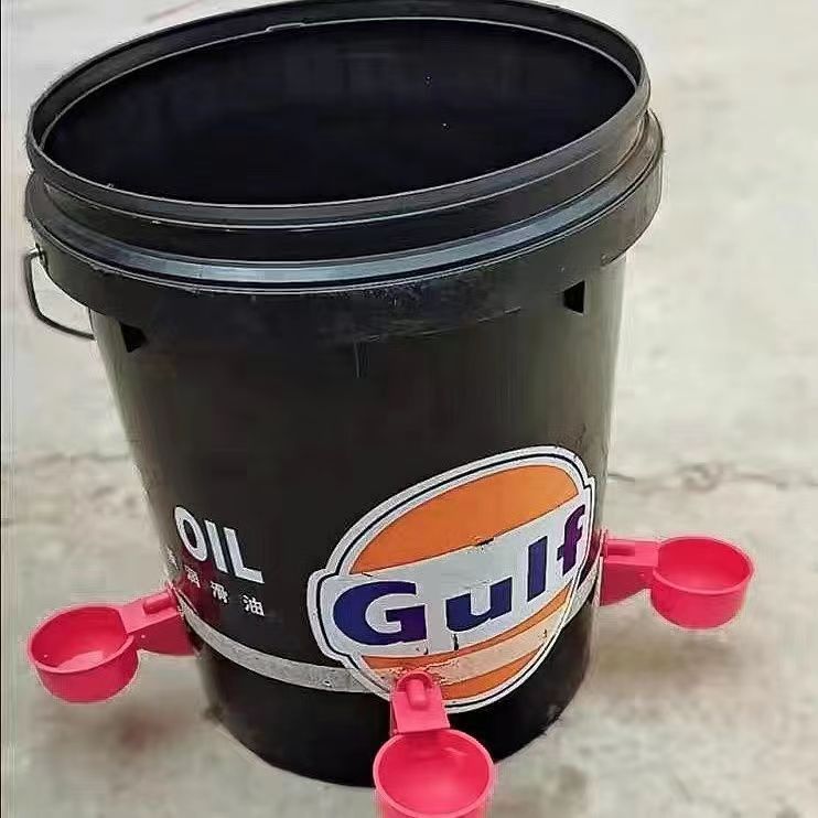 Automatic Poultry Drinking Bowl, Chicken Waterer, Chicken Drinking Cup & Connected Chicken Waterer – Essential Poultry Watering Equipment for Chicken Farming