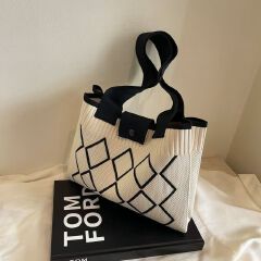Fashion Tote Bags Diamond-pattern Knitted Shoulder Bag Versatile Concealed Buckle Design Handheld And Tote Style Large Capacity Single Shoulder Bag HandBags