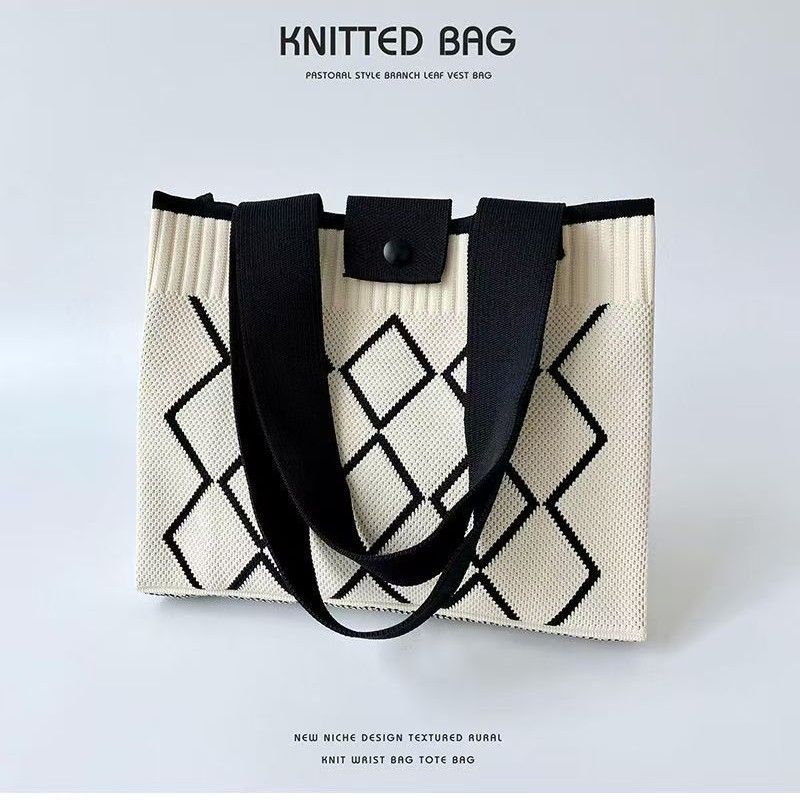 Fashion Tote Bags Diamond-pattern Knitted Shoulder Bag Versatile Concealed Buckle Design Handheld And Tote Style Large Capacity Single Shoulder Bag HandBags