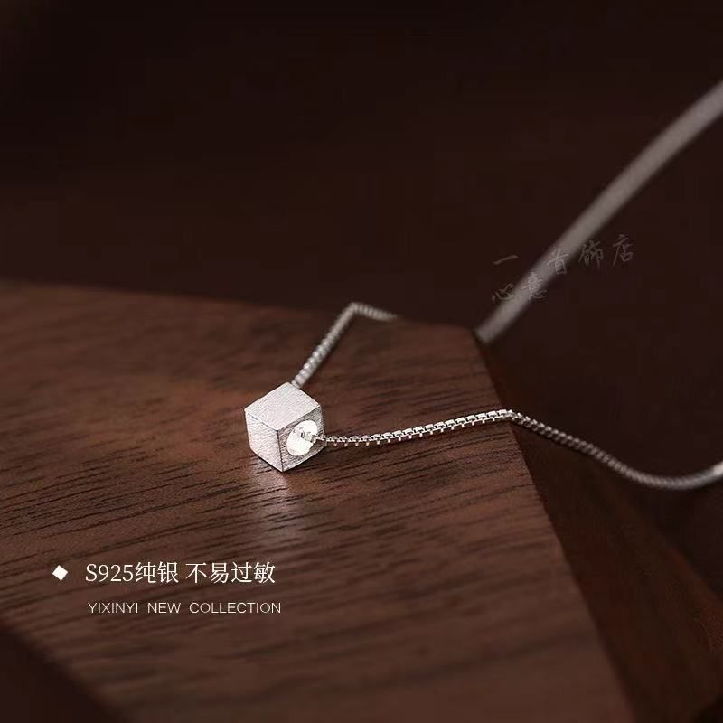 JC women necklaces Jewelry 925 Sterling Silver Necklace Minimalist Ins Small Cube Square Necklace Exquisite Clavicle Chain Neck Jewelry For Women girls