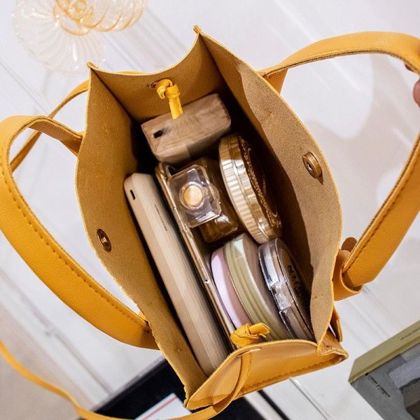 Women's exquisite workmanship printed stylish hand-held crossbody bag