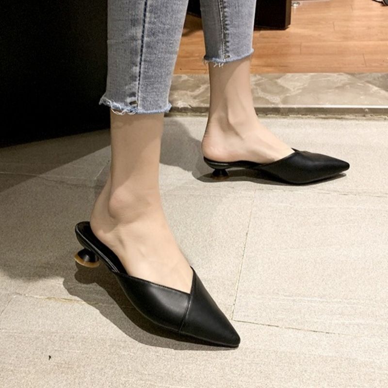 Mateamoda Pointed-Toe Slip-On Mules