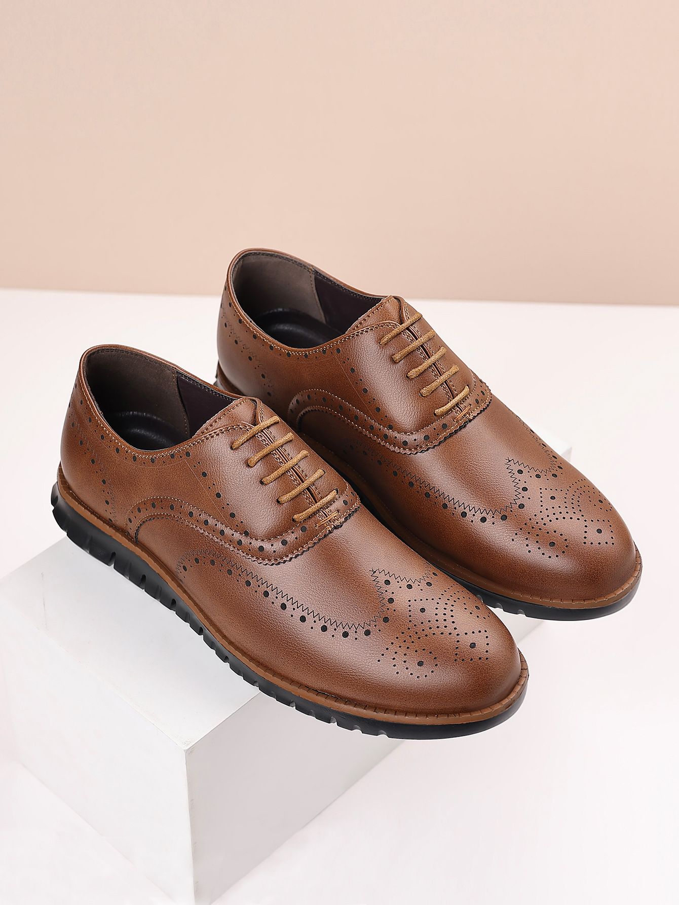Shoes Men Leather Shoe Man Men's Hollowed-Out Base Sports Leather Shoes with EVA Sole Lightweight Engraved Oxford Shoes for Spring Summer Men's Shoes Oxfords