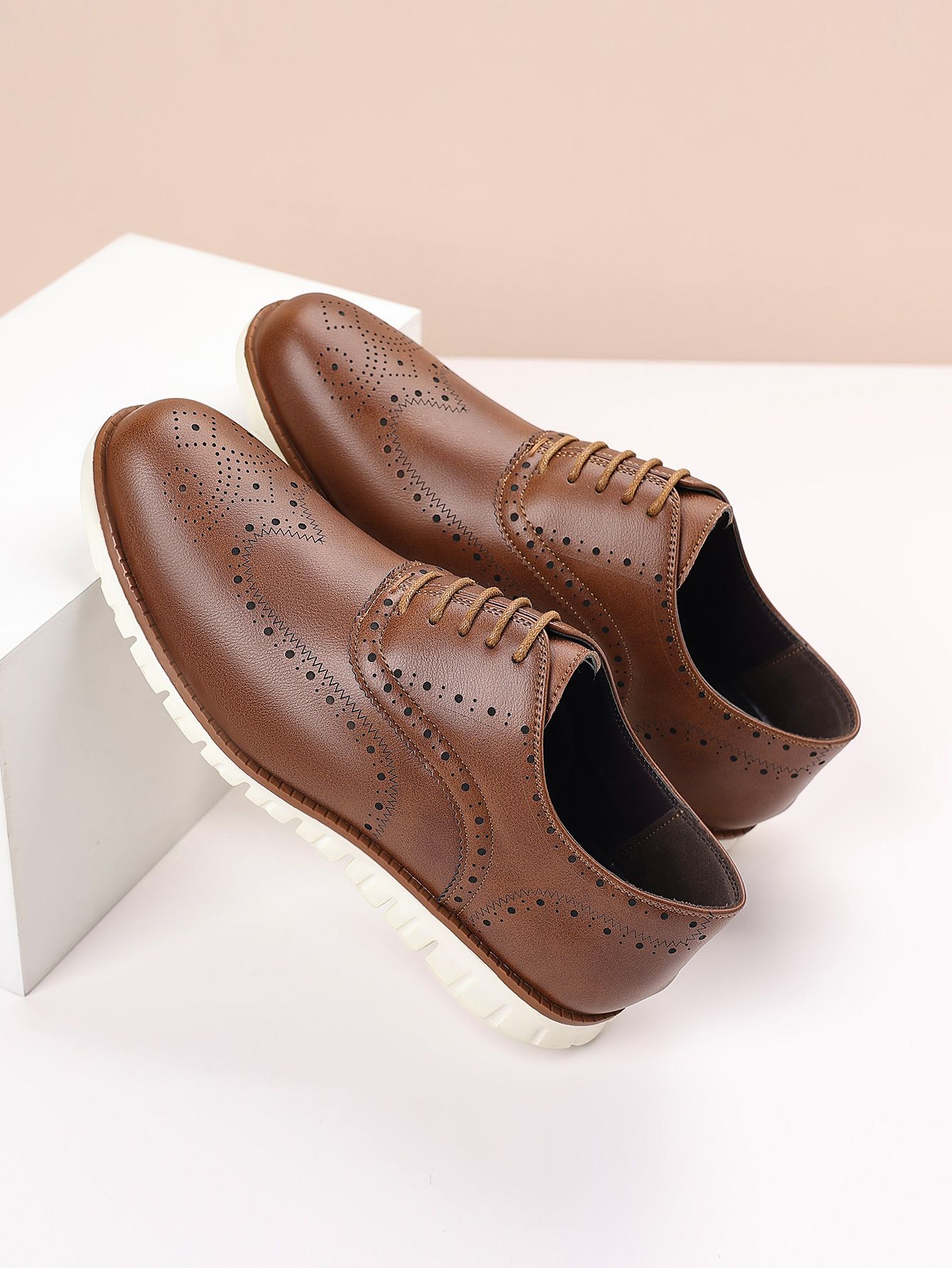 Shoes Men Leather Shoe Man Men's Hollowed-Out Base Sports Leather Shoes with EVA Sole Lightweight Engraved Oxford Shoes for Spring Summer Men's Shoes Oxfords