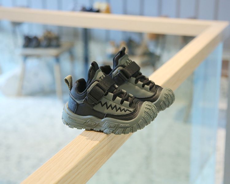 Children's Sports Shoes New Style Spring Autumn Boys' Hiking Shoes Outdoor Girls' Running Shoes Soft-Soled Baby Casual Shoes Kids Shoes Boys' Shoes Sneakers