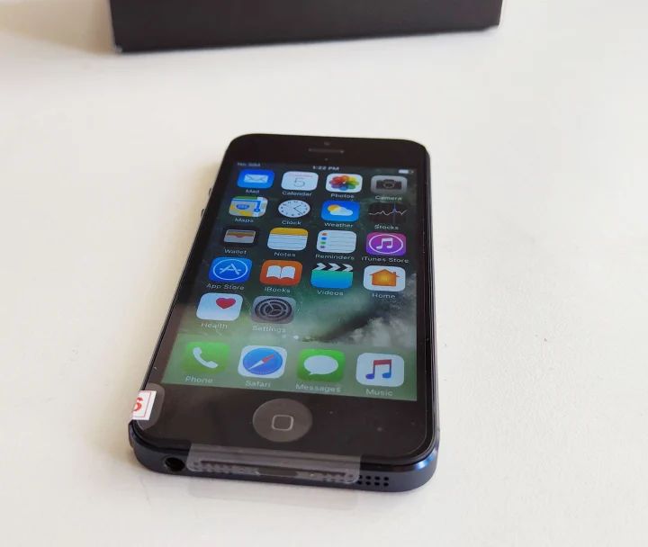 Refurbished Apple iPhone 5 1+16GB 4.0" Screen 8MP Camera WIFI GPS Unlocked Mobile Phone IOS Dual-core 1560mAh Phones