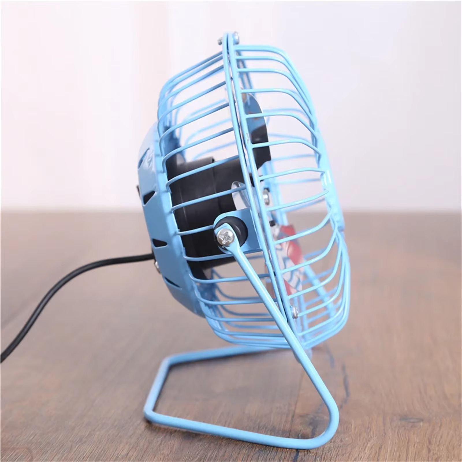 Portable and Convenient 4-inch USB Mini Fan Iron Art Small Fan Office Computer Electric Fan