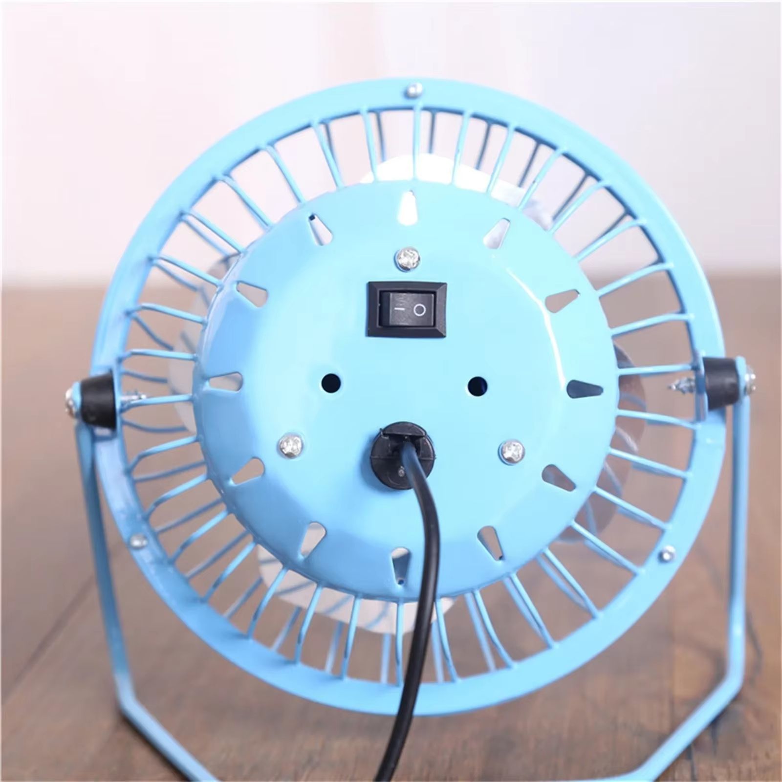 Portable and Convenient 4-inch USB Mini Fan Iron Art Small Fan Office Computer Electric Fan