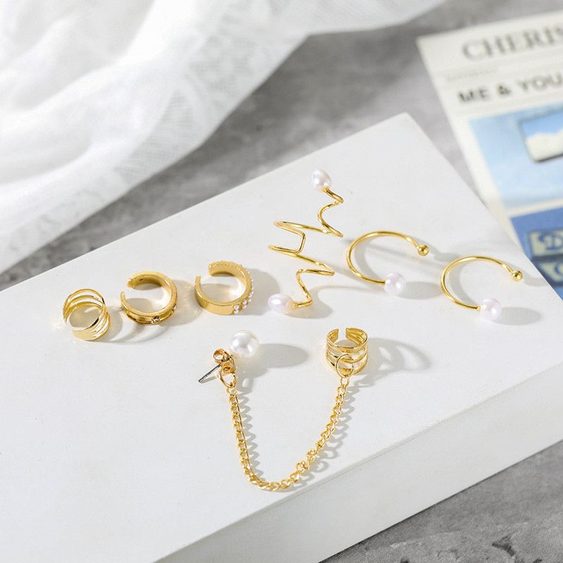 Women  Earrings Sets Pearl tassel chain ear clip set for women, light luxury earrings, high-end and dazzling earrings set