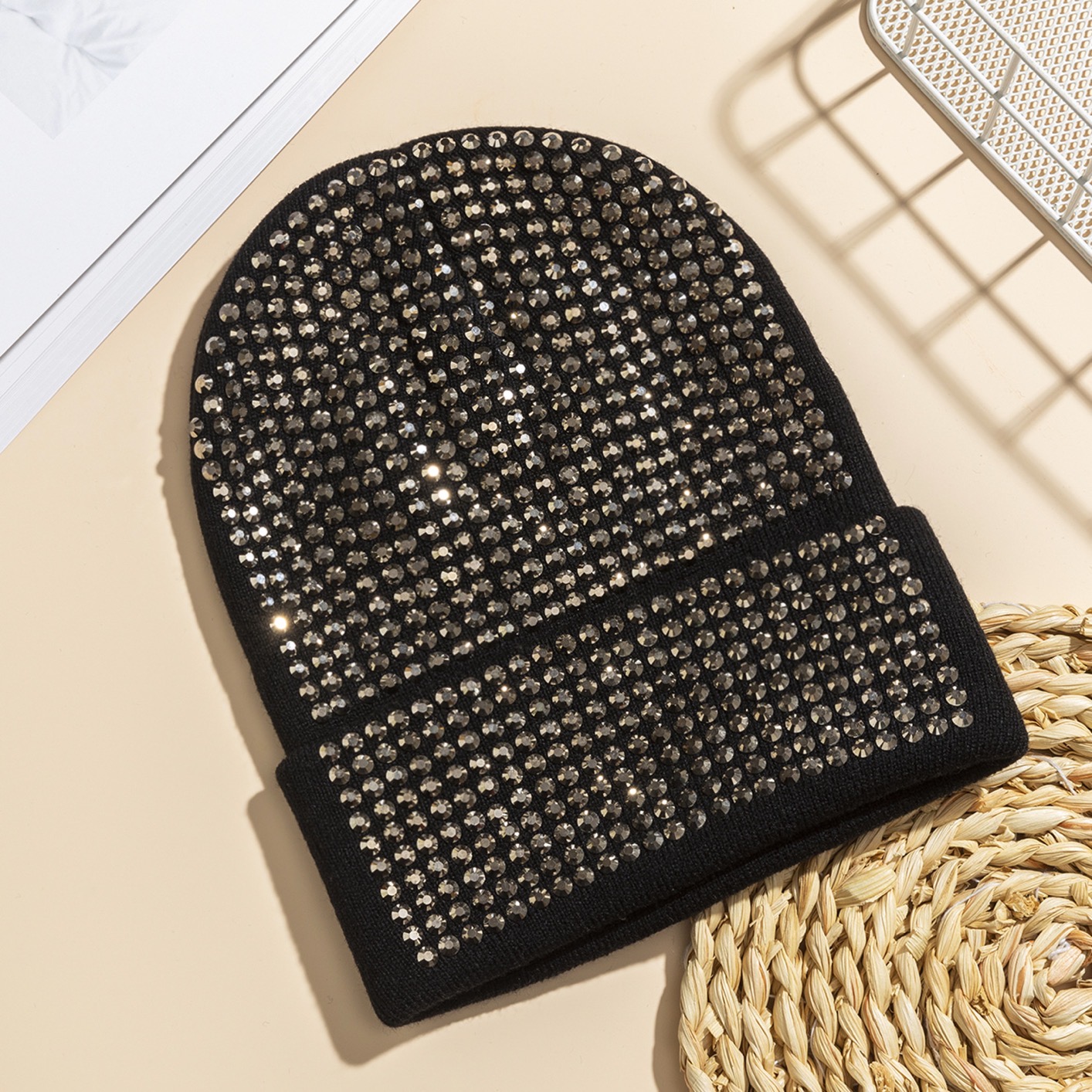 2022 New Warm Acrylic Knitted Artificial Diamond Hats In Autumn Winter Women Men Rhinestone Hip hop Beanies