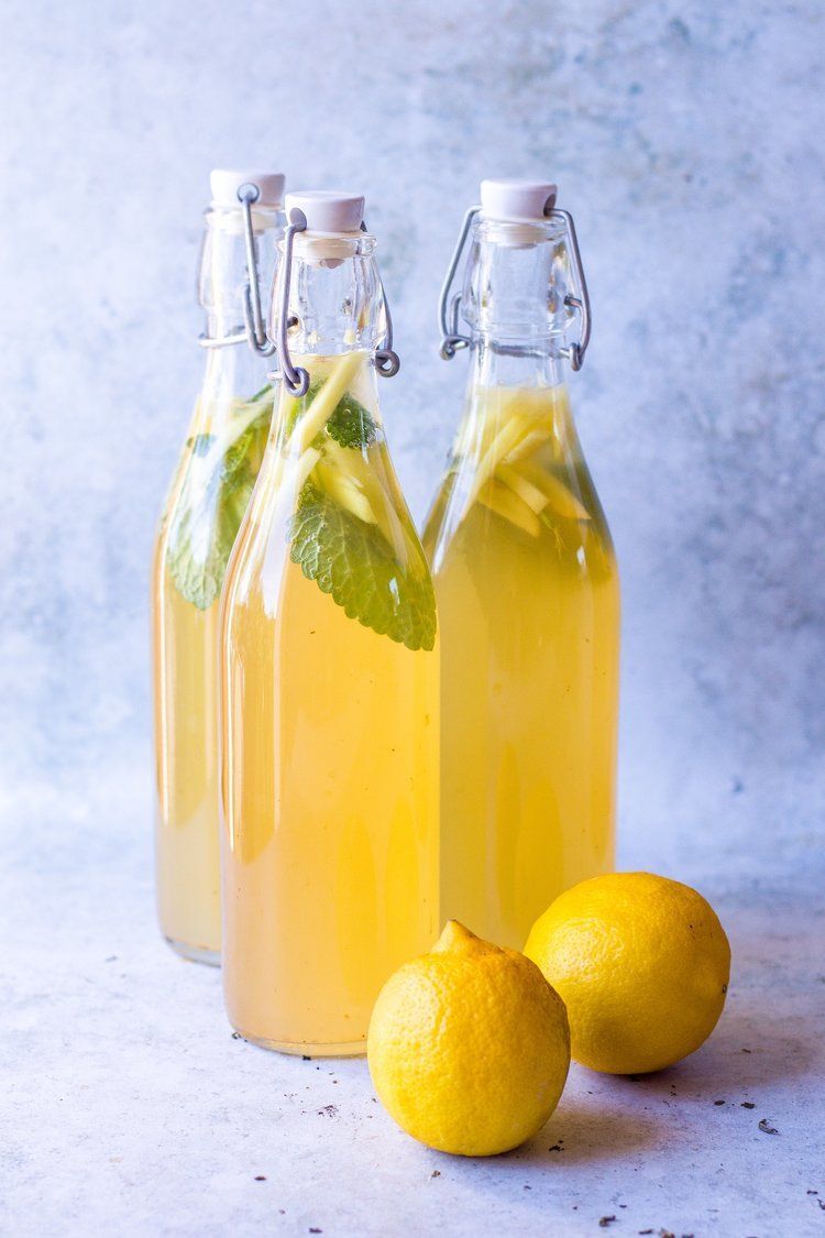 Air Tight Beverage Glass Bottle with Flip Clip Swing Lock Top