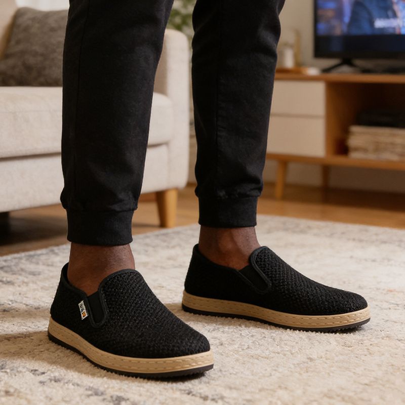 SXCHEN Men's Breathable Slip-On Shoes – Black Mesh Upper, Lightweight Canvas Sole, Perfect For Summer Daily Commute & Casual Wear, All Sizes Available