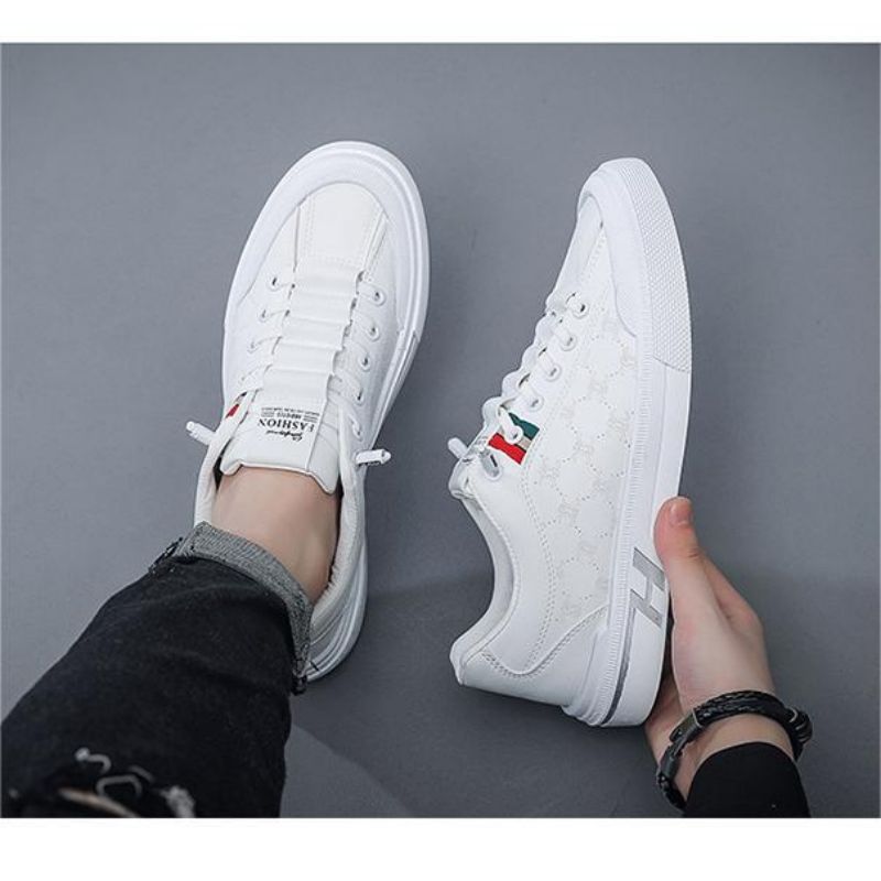 Men's Board Shoes Fashion Sports Casual Leather Texture Breathable Low Top Student Small White Shoes Skateboarding