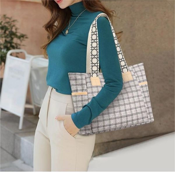 Shoulder Bags Ladies fine work lattice simple fashion elegant temperament shopping shopping travel work shoulder bag