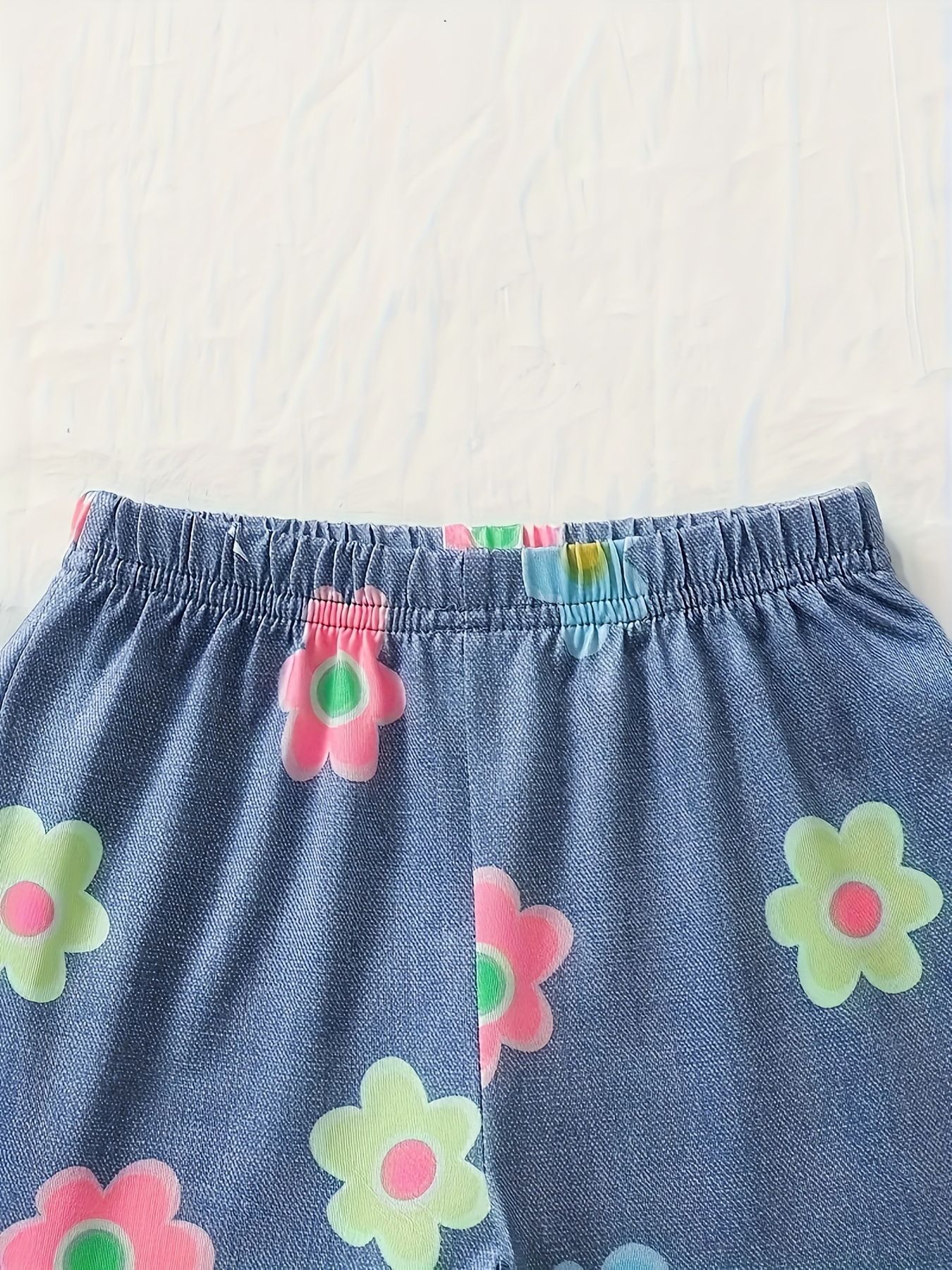 New Girls Clothing Set INS Style Girls' Floral Printed Set Stretchy Bell-Bottom Pants Round Neck Top Summer Casual Outfit for Ages 1-8 Kids