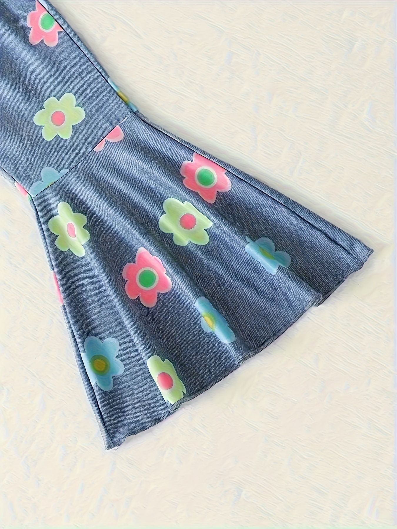 New Girls Clothing Set INS Style Girls' Floral Printed Set Stretchy Bell-Bottom Pants Round Neck Top Summer Casual Outfit for Ages 1-8 Kids