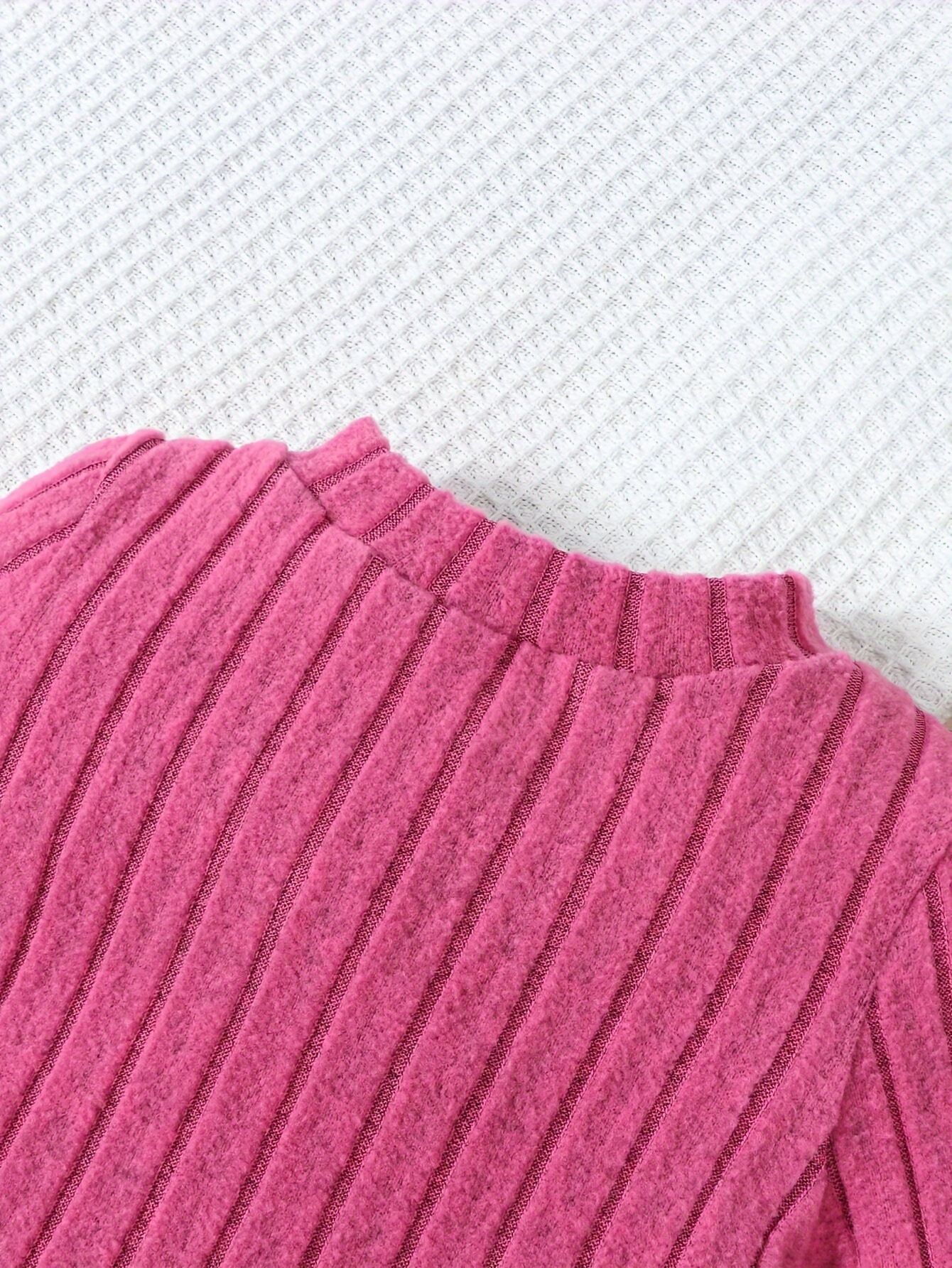 2 Pcs Set Girl's Warm Outfit Fashion Kids Clothes Long Sleeves Top and Bell-Bottom Pants Wide Stripe Design Tee Stretch Pants High Waist Flare Pants Children Clothing Set