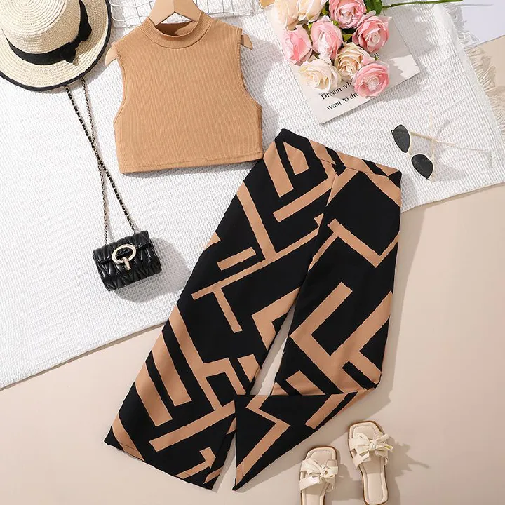 Girls' Summer Outfit Set Sleeveless Crop Top & Printed Wide-Leg Pants Geometric Design Clothing Set for Age 8-12 Girls Sleeveless Crop Vest Loose Print Trousers Two-Piece Set Trendy Breathable Clothes