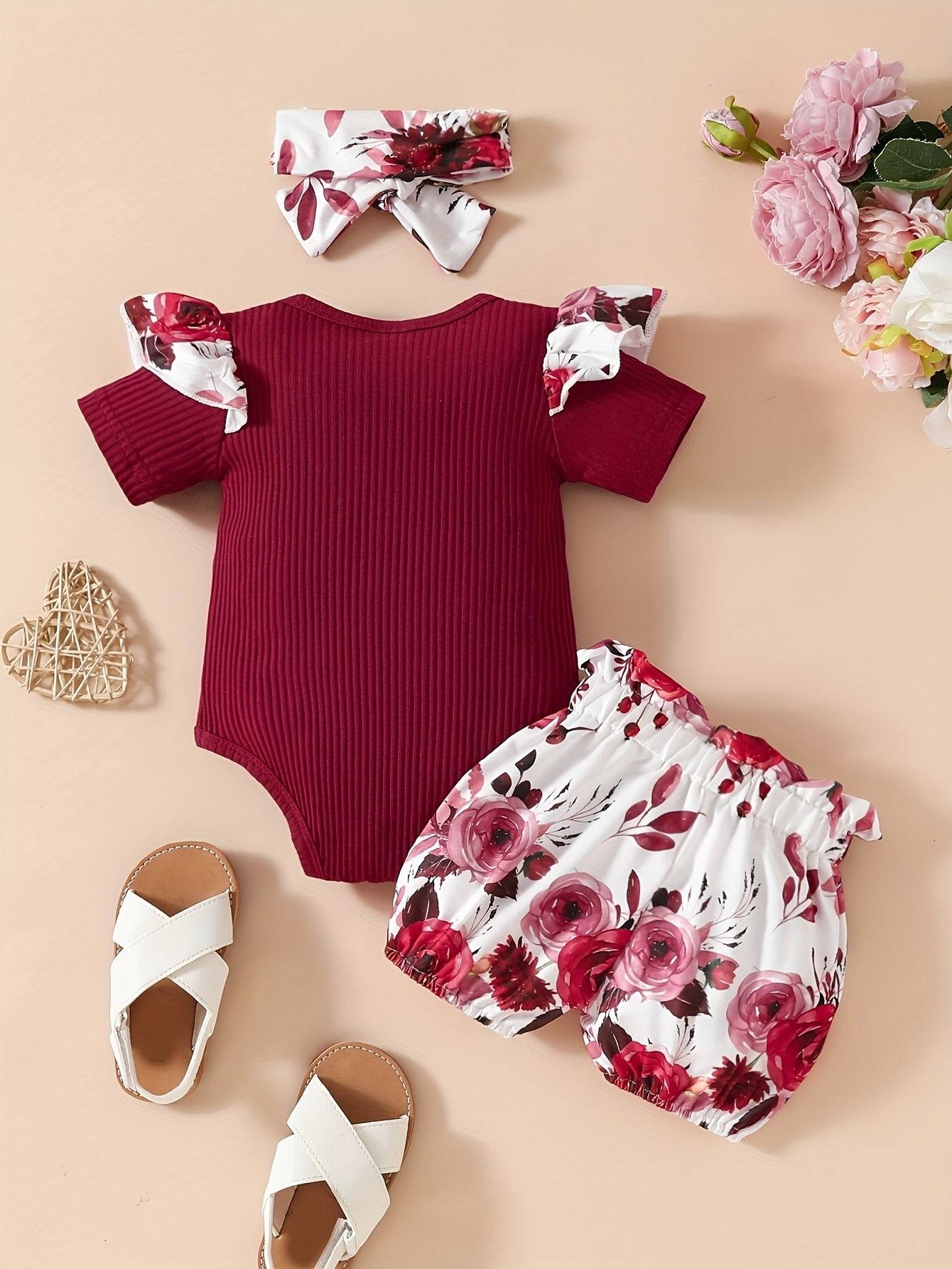 New Baby Girl Outfit Set 0–18 Months Letter Print Ribbed Short Sleeve Romper with Lantern Shorts and Bow Headband 3-Piece Infant Clothing Set Cute English Alphabet Baby Clothes