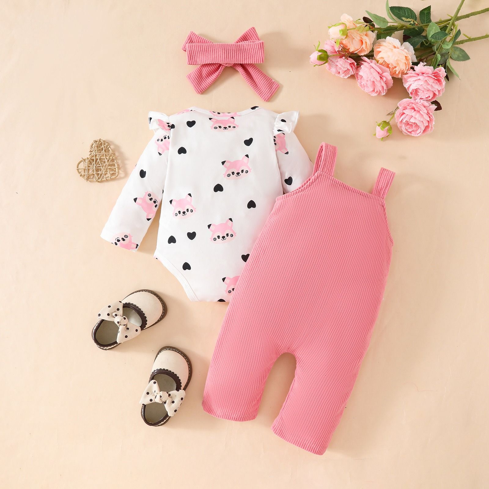 Girls 3 Piece Clothing Set Baby Long Sleeve Cute Fox & Heart Print Bow Romper with Corduroy Bow Suspender Pants and Bow Headband Infant Toddler Clothing Set 3-Piece Baby Outfit Set 0–18 Months