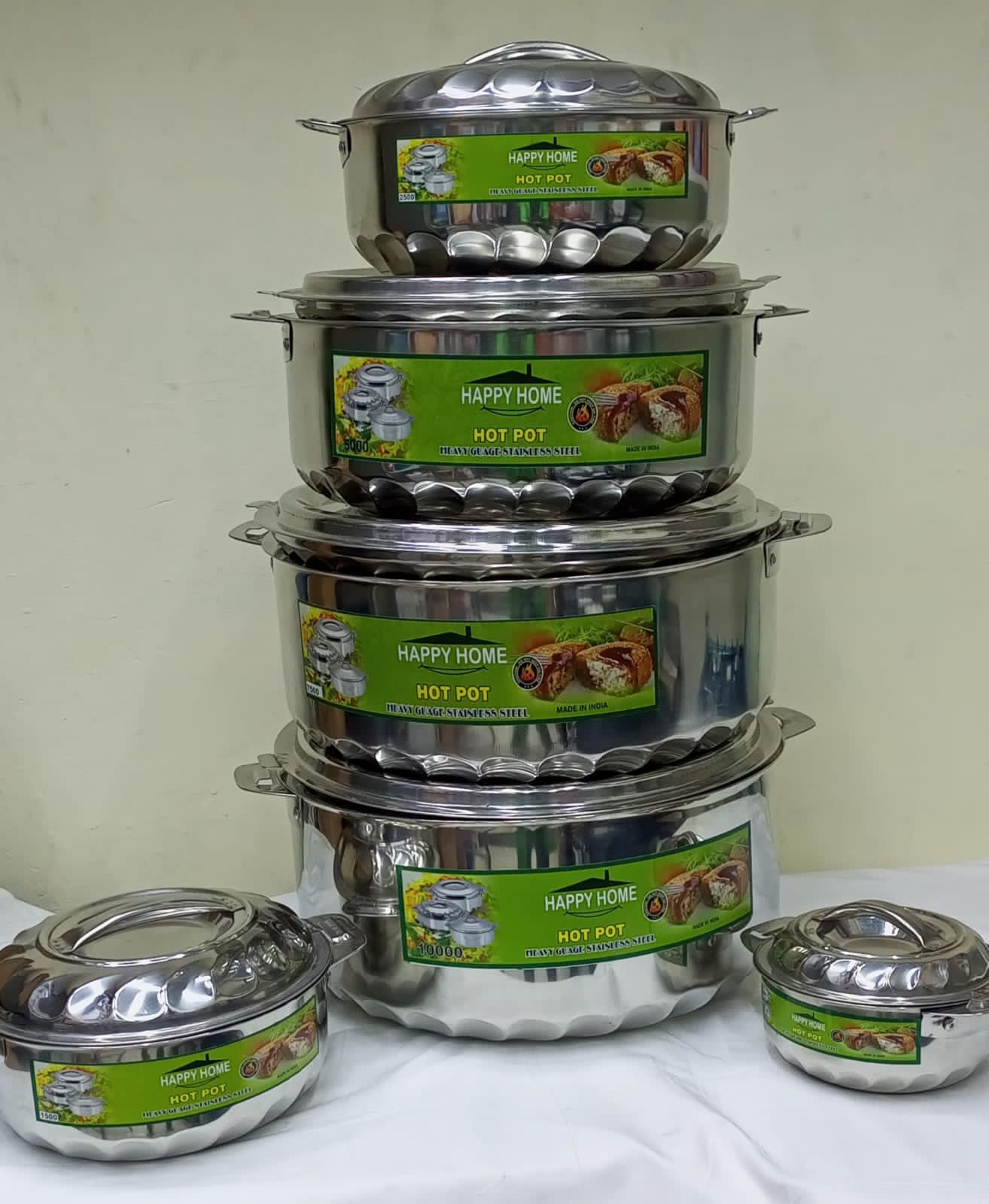 Happy Home 6 pcs Hotpots This durable and robust hot pot features a double wall construction and is crafted from stainless steel, providing excellent insulation to keep your food hot or cold for exten