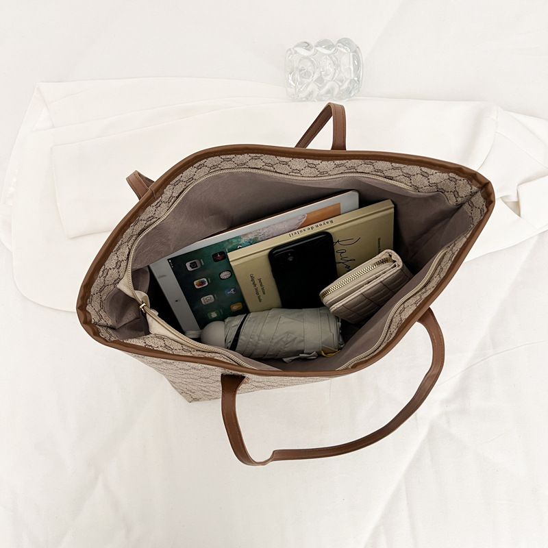 Large Capacity Shoulder Bag Women's PU Leather Handbag for Commuting and Casual Use Versatile Tote Bag