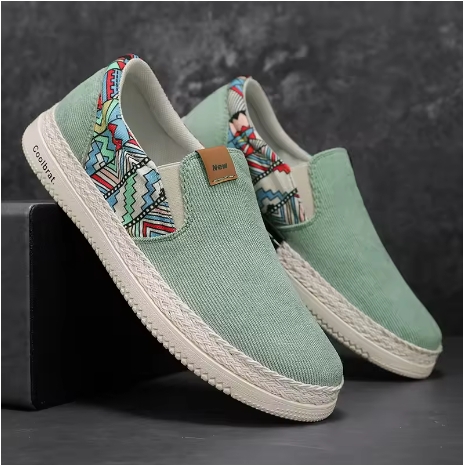 Mens Shoes Causal Breathable Slip On Sneakers Male Canvas Shoes Summer Classic Men Boat Shoes Loafers for Men Flats