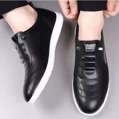 New 2026 Men's Loafers Fashion Casual Leather Shoes for Men Comfortable Soft Sole Driving Shoes Classic Versatile Walking Shoes Black