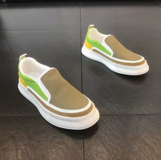 New Men's Slip-On Canvas Shoes Breathable Casual Sneakers Lightweight Walking Shoes for Daily Wear