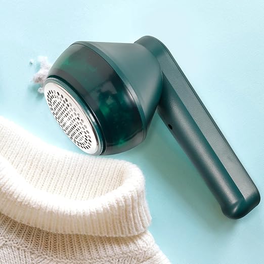 Fabric Shaver, Lint Remover for Clothes, Electric Lint Shaver with 3-Leaf Blades, Purple Sweater Shavers to Remove Pilling for Clothing, Couch, Furniture, Fuzz, Lint Ball, Bobbles, USB Rechargeable