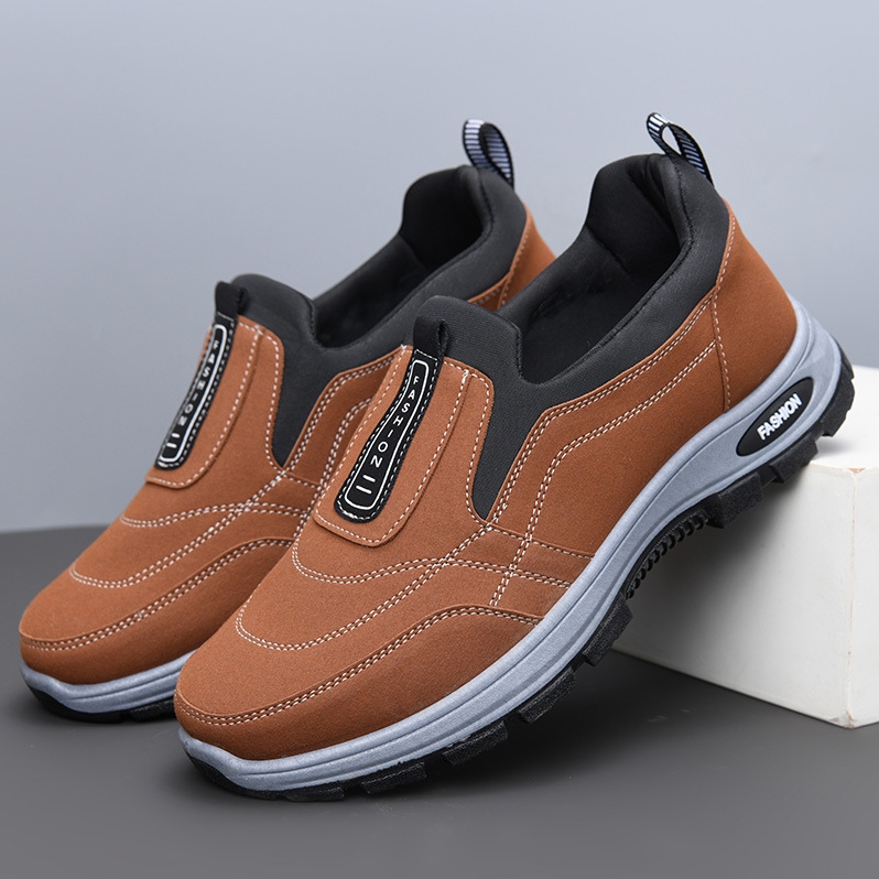 Men's New Korean Casual Running Shoes Lightweight Breathable Soft-Soled Slip-On Thick-Soled Sports Shoes