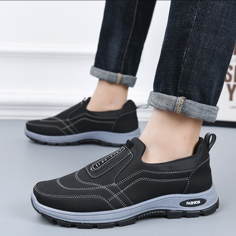 Men's New Korean Casual Running Shoes Lightweight Breathable Soft-Soled Slip-On Thick-Soled Sports Shoes