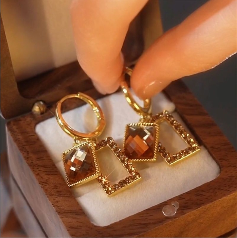 French High-Grade Champagne Crystal Geometric Square Super Flash Earrings Hoop Female New Earrings