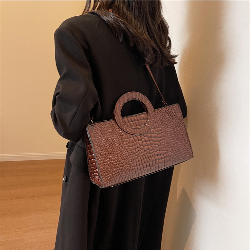 Women's Trendy Crocodile-Pattern Niche Design Stylish Minimalist Hoop Handbag