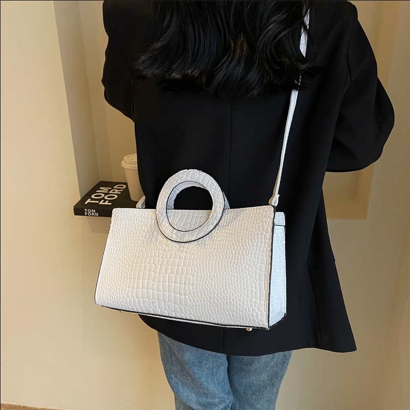 Women's Trendy Crocodile-Pattern Niche Design Stylish Minimalist Hoop Handbag