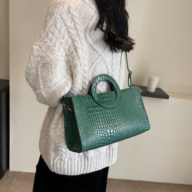 Women's Trendy Crocodile-Pattern Niche Design Stylish Minimalist Hoop Handbag