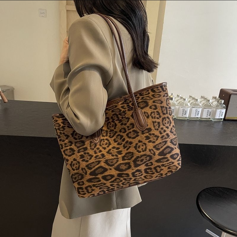 Stylish Vintage Leopard Print Tote Bag Luxurious And Large Capacity For Women