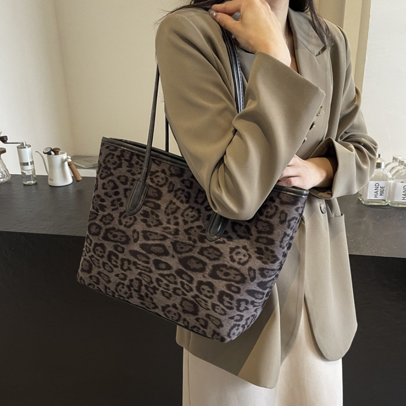 Stylish Vintage Leopard Print Tote Bag Luxurious And Large Capacity For Women