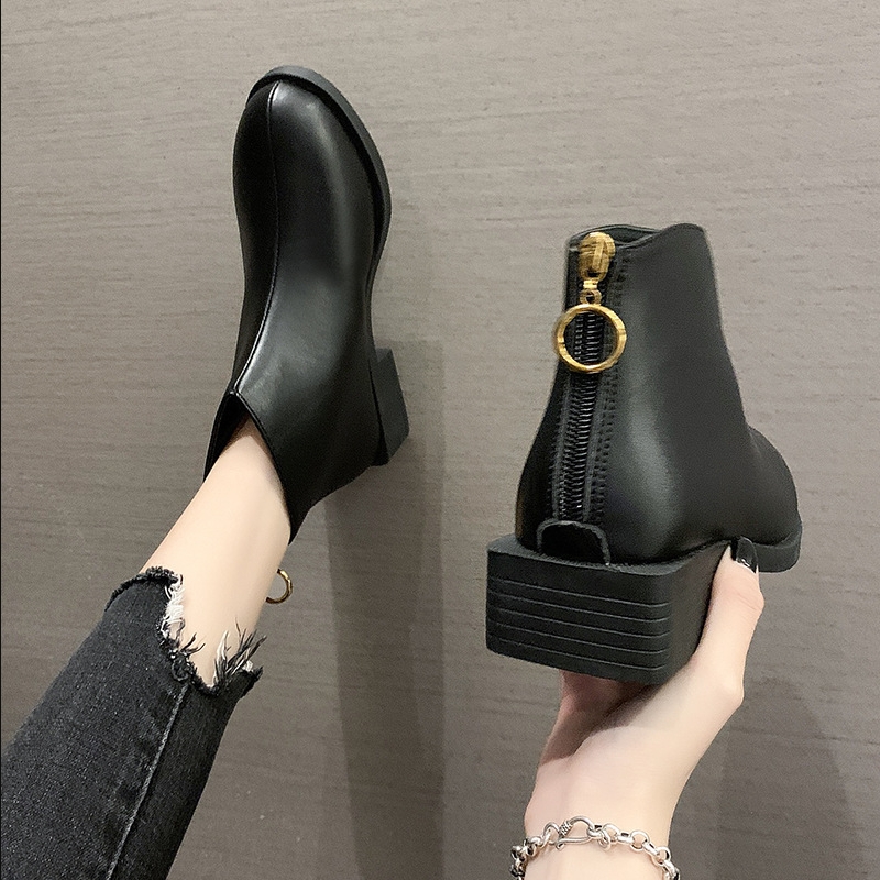 Women's British-Style Martin Boots With A Block Heel Are Versatile And Stylish.